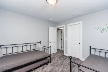 24f25449 704d 4b qPpvV