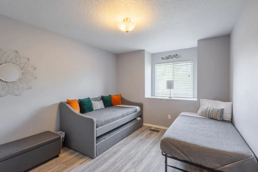 329128dd ebc9 41 V2F 5