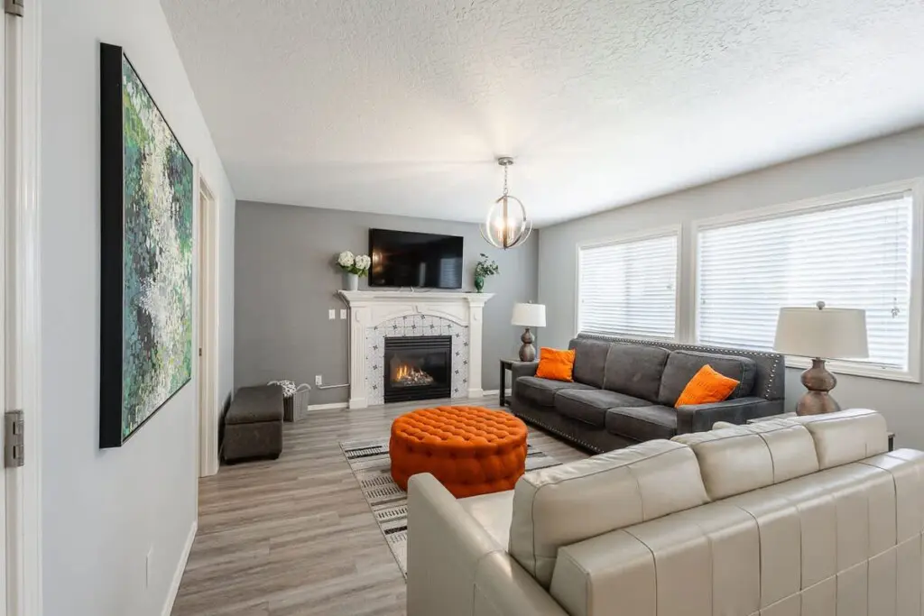 4642e9b8 b869 4c Xmgvy