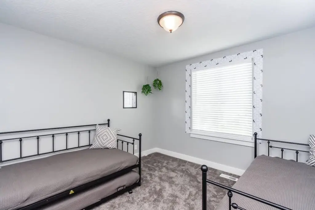 5f9b75a2 a3b9 40 epqC2