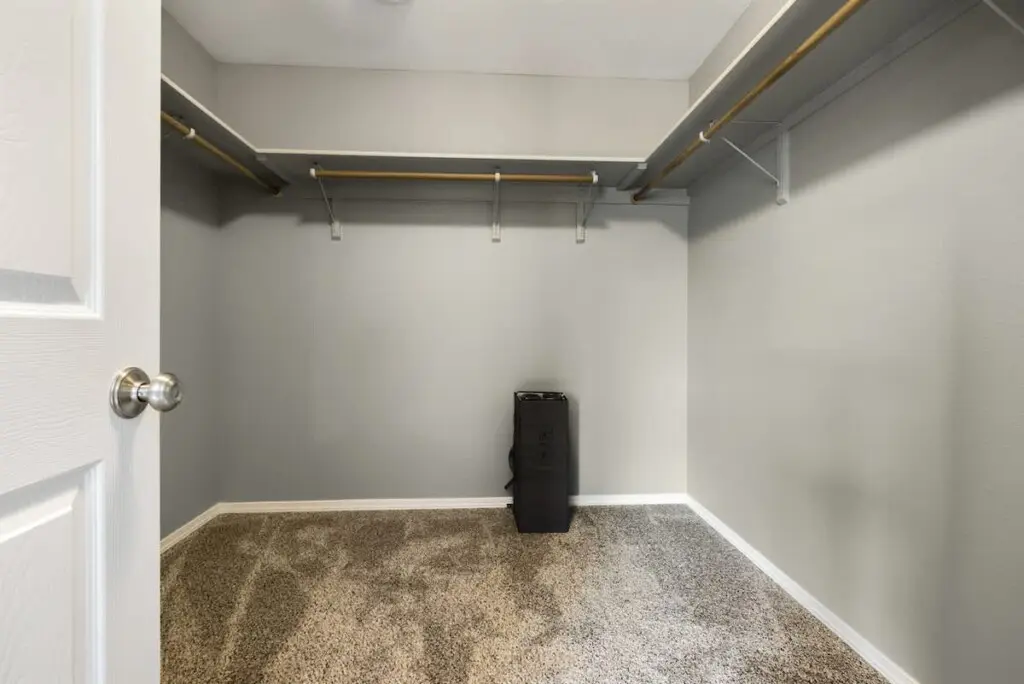 609d083e 12f6 40 FjPh4