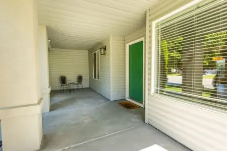 856a1ac2 9e6a 4b tOY4y