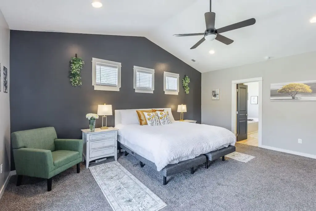 8e609b5f dd3e 42 iQtKZ