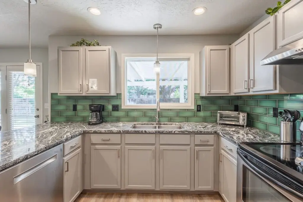 9f991c06 21b2 42 9hOTs