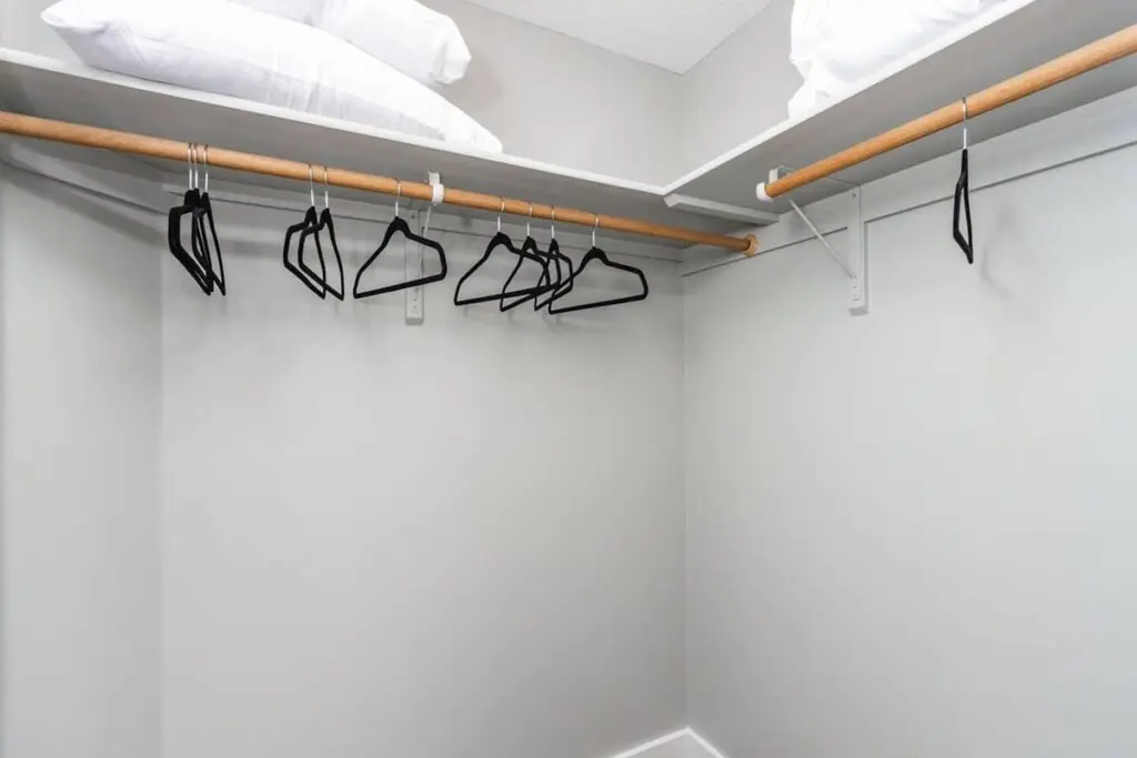 c2e7d971 29d3 46 9sG3d