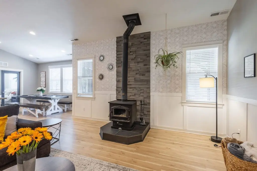 c542e5ef 28ab 4a r1vyl