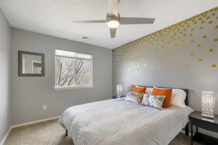 ca18b723 654d 48 cL0mO