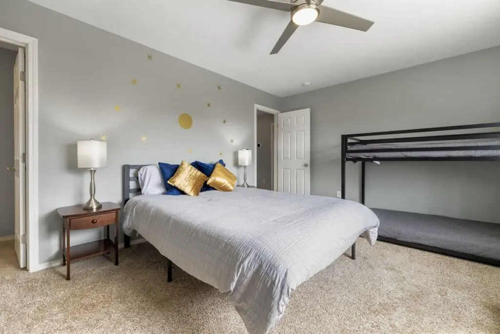 d64f6d04 45c1 4d rOH3U