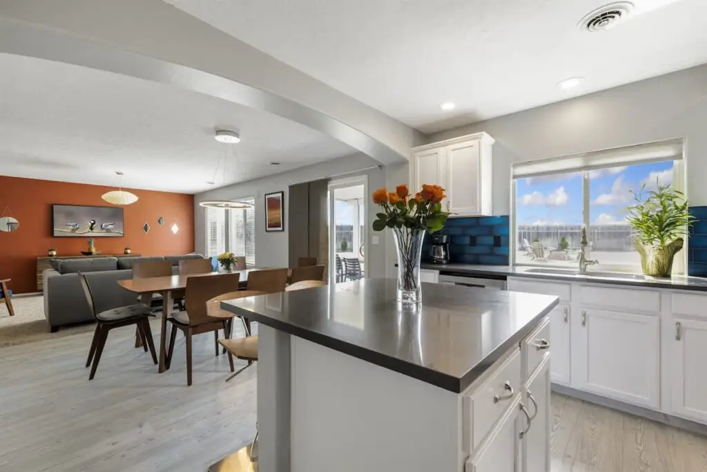 dc94c78c de4d 49 6LXNd